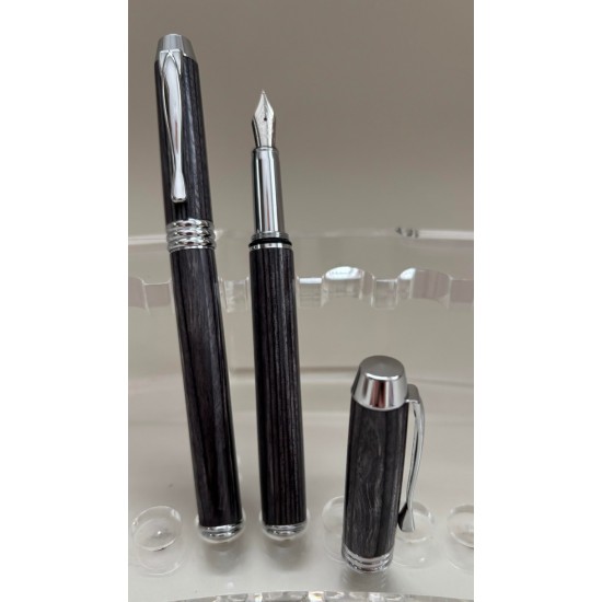 Manager plume en frêne teint gris