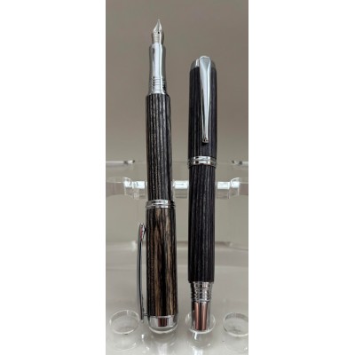 Wilfred plume en frêne teint gris