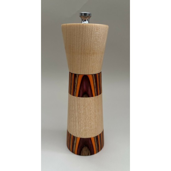 Salière en érable et lamelles d'érable teintes