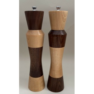 Poivrière et salière en érable et noyer