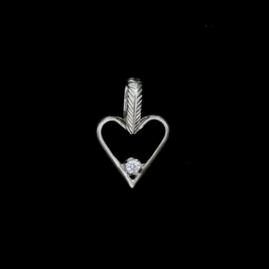Pendentif "Petit coeur simple" en argentium .935 avec zircon cubique sur la pointe du coeur