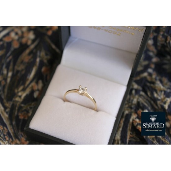 Bague 10k cz solitaire