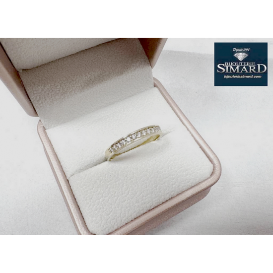 Bague 10 k semi-éternité cz