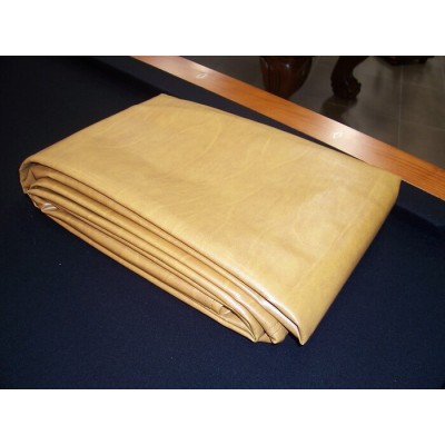 Housse de table de billard.