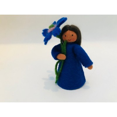 Figurine avec fleur à la main -  série 1, Été