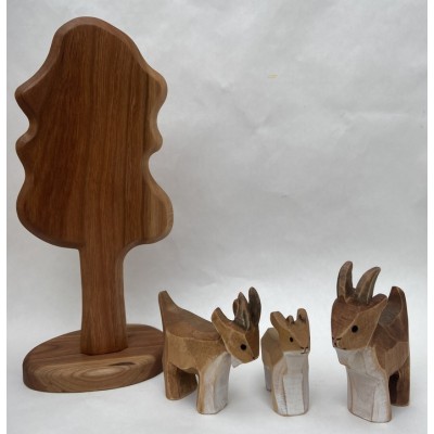 Boucs, ensemble de trois, sculptés en bois,...