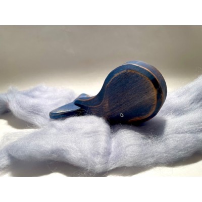 Bébé baleine sculpté en bois recyclé
