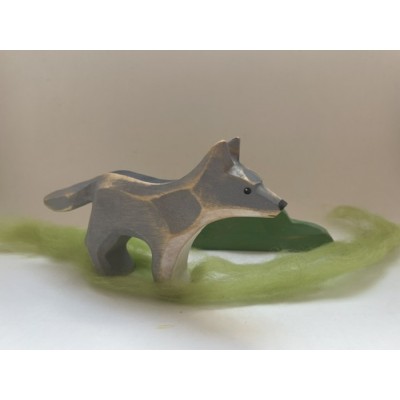 Loup sur ses pattes en bois 