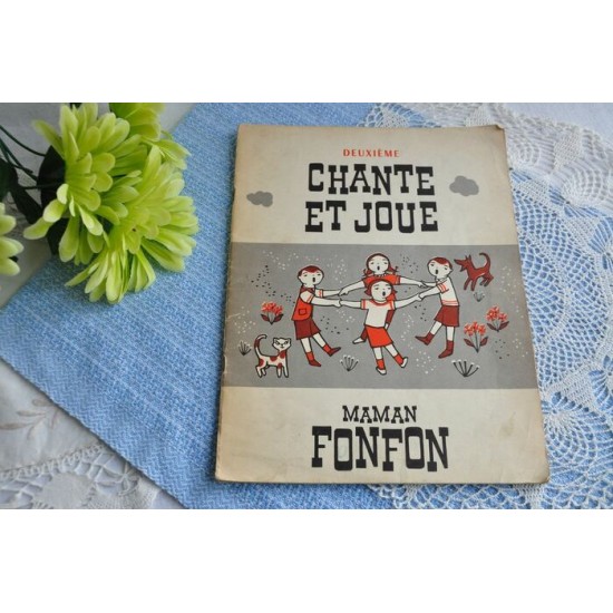 Maman Fonfon Deuxième Chante et joue 