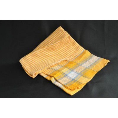 Petite nappe carrée rayonne jaune orangé couleur éclatante