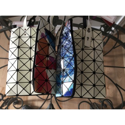Sac à main aux motifs géométriques