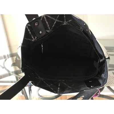 Sac à main aux motifs géométriques