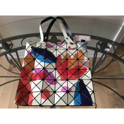 Sac à main aux motifs géométriques