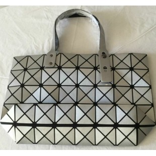Sac à main aux motifs géométriques argenté