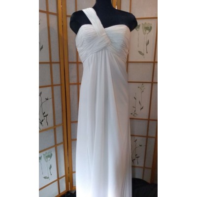 Robe de mariée en chiffon couleur ivoire à 1...