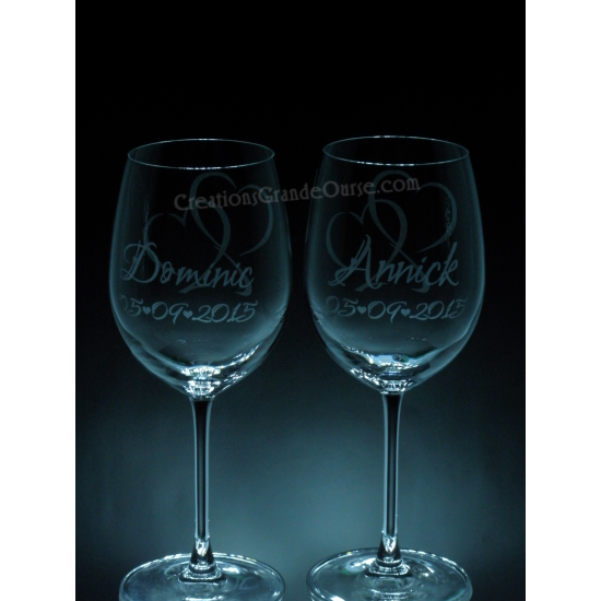 LOV-MA-Prénoms date+coeurs entrelacés-2 verres - prix basé sur verre à vin 20oz  (exemple de Dominic et Anick)