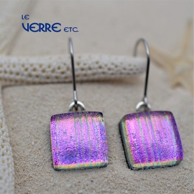 Boucles d'oreilles pendantes en verre dichroïque 