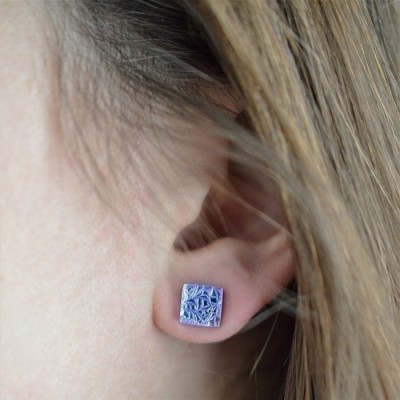 Boucles d'oreilles puces en verre dichroïque  
