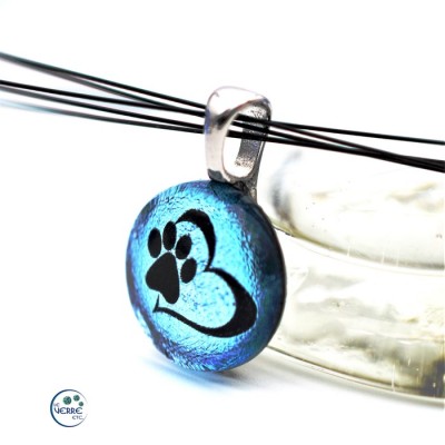 Pendentif en verre dichroïque ( patte & cœur )