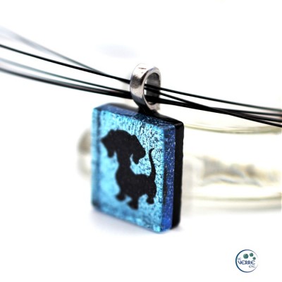 Pendentif en verre dichroïque ( chien-teckel )