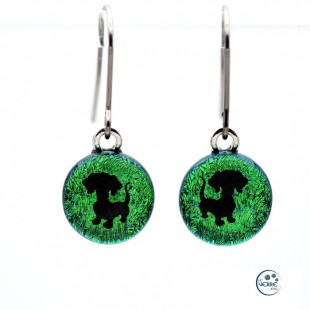 Boucles d'oreilles avec un joyeux teckel gravé
