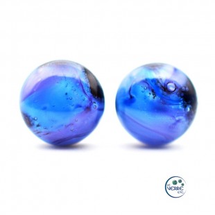 Boucles d'oreilles teintes de bleu et violet 