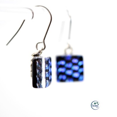 Boucles d'oreilles pendantes en verre dichroïque 