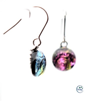 Boucles d'oreilles pendantes en verre dichroïque 