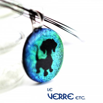 Pendentif en verre dichroïque ( chien-teckel )