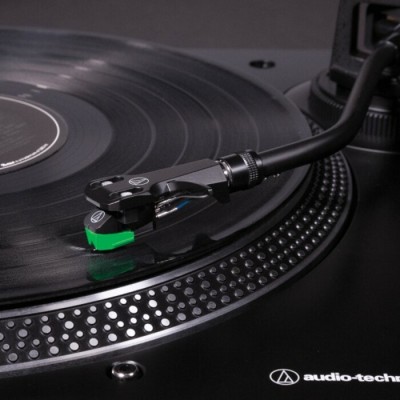 Table tournante à entraînement direct (Analogique, Bluetooth® et USB) AT-LP120XBT-USB d'Audio-Technica