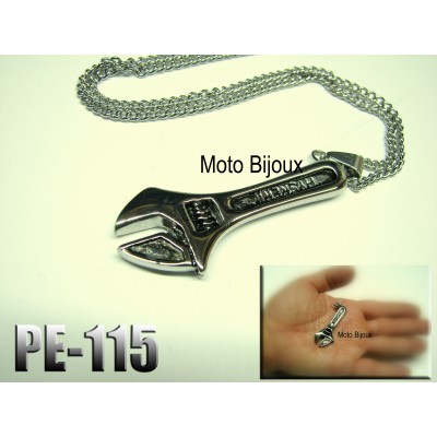 Pe-115, Pendentif Clé à molette, (Wrench) ,Acier...