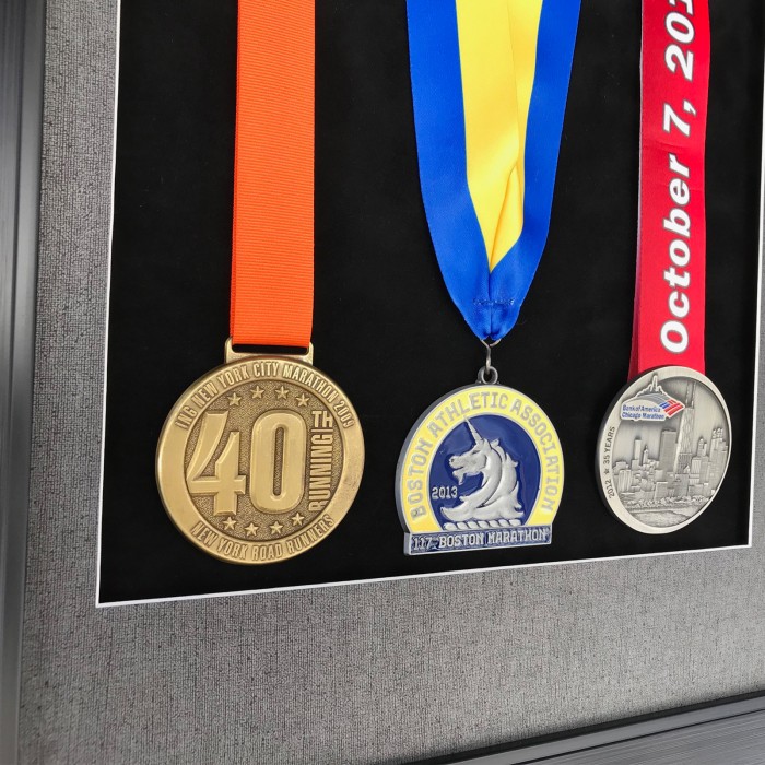 Cadre pour photo et 6 médailles des World Marathon Majors et Six Star  finisher - Mur du coureur
