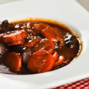Boeuf aux carottes avec purée de pommes de terre