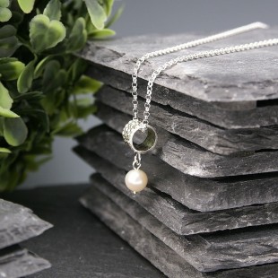 Pendentif Baril avec perle blanche