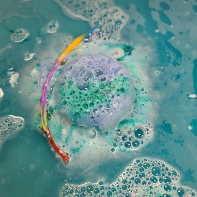 Bombe de bain avec surprise, Beigne pop it