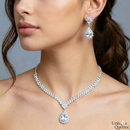 Éclat Boréal – Ensemble Collier et Boucles d'Oreilles en Cristaux