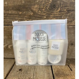 Trousse bébé en voyage Douce Mousse