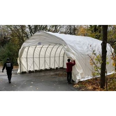 Abri 24' X 24' X 10'