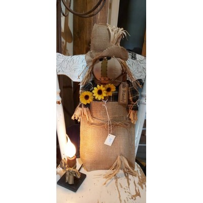 Épouvantail en tissu de jute