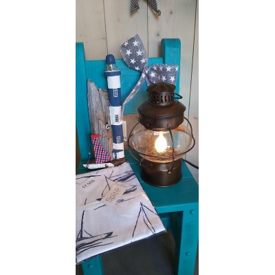Lampe de table dans le style nautique