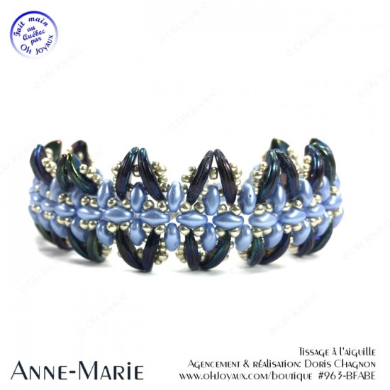 Bracelet Anne-Marie dans les tons bleu pâle,...