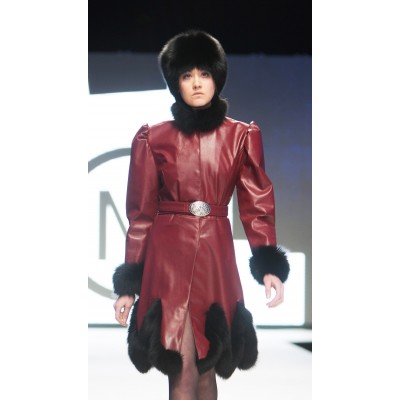 MANTEAU en cuir avec fourrure de renard noir