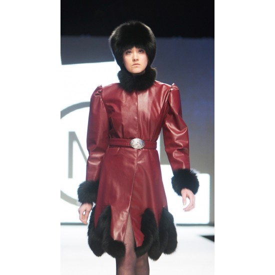 MANTEAU en cuir avec fourrure de renard noir