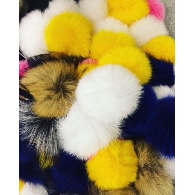 Pompon en  fourrure detachable