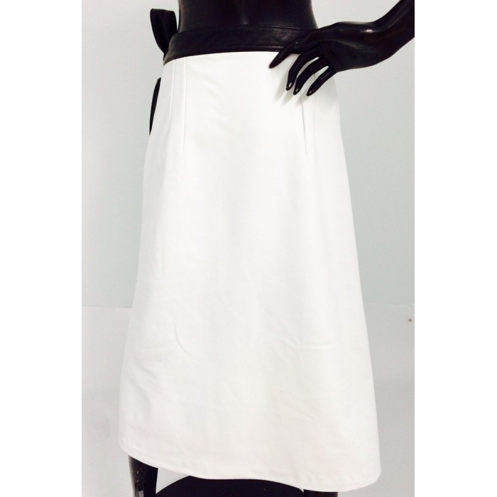 Jupe en cuir blanc Jupe en cuir blanc