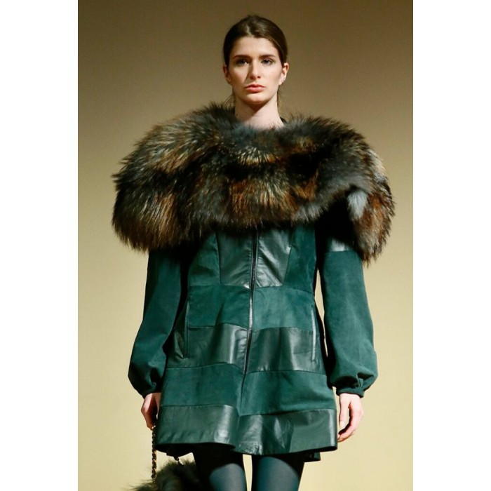 Manteau en cuir et suède vert Manteau en cuir et suède vert
