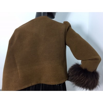 Veston-cape avec fourrure 