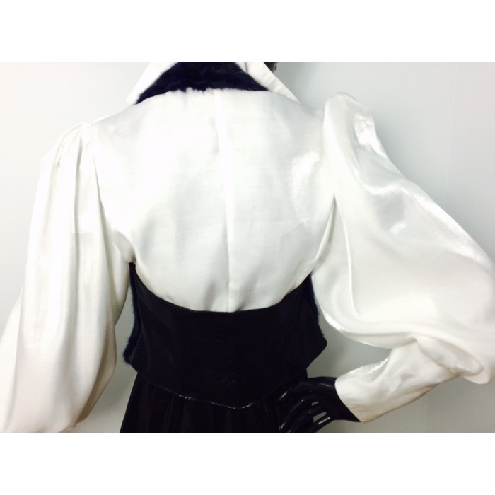 Bustier en fourrure de vison et cuir Bustier en fourrure de vison et cuir