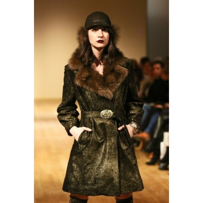 Manteau en suède doré et fourrure de pékan