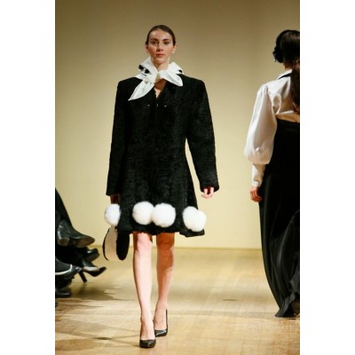 Foulard avec pompons en vison